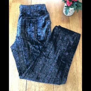 Velvety floral pants by Lucky Brand size 6 NWT